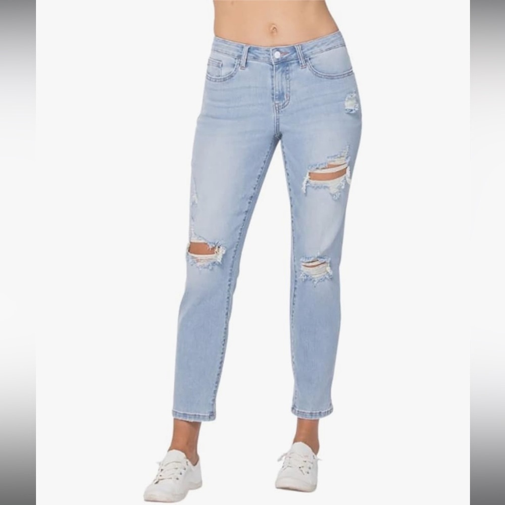 Judy Blue Mid Rise Super Light Destroyed Boyfriend Jeans 88333 size 15/32